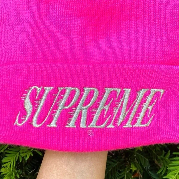 HARD TO FIND Supreme Crossover Beanie Fuchsia - Picture 2 of 4